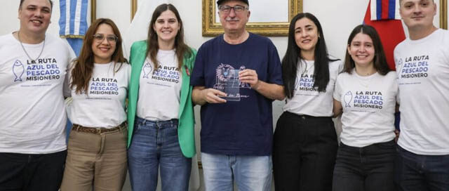 Jóvenes misioneros fueron premiados por el CFI por un proyecto sobre el pescado local