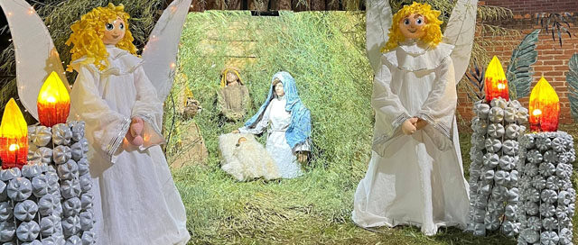 Esperanza: La Villa Navideña ilumina el Parque Religioso y la Plaza Central