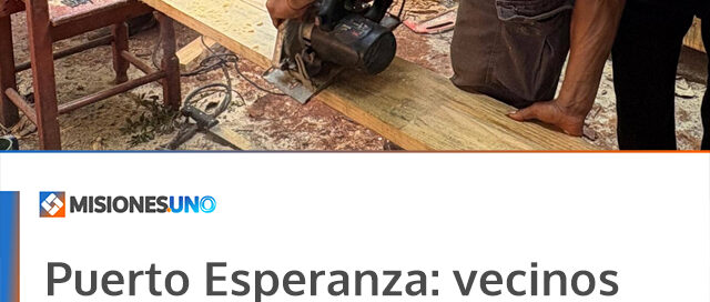 Puerto Esperanza: vecinos y municipio trabajan unidos para mejorar una vivienda